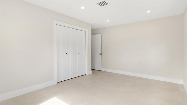 965 SE 10th Court, Pompano Beach, FL 33060