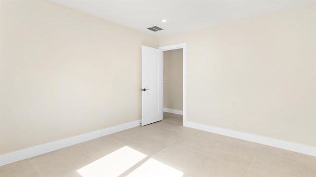 965 SE 10th Court, Pompano Beach, FL 33060