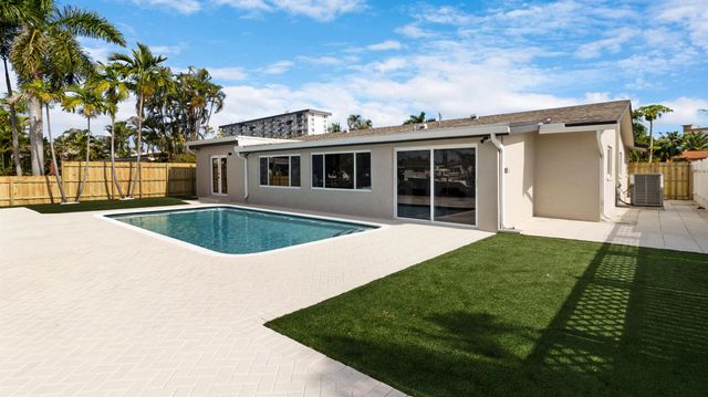 965 SE 10th Court, Pompano Beach, FL 33060