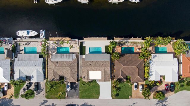 965 SE 10th Court, Pompano Beach, FL 33060