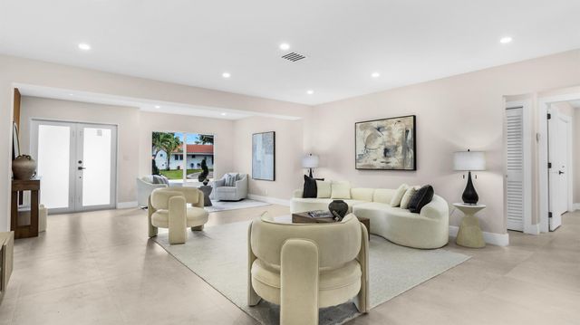 965 SE 10th Court, Pompano Beach, FL 33060