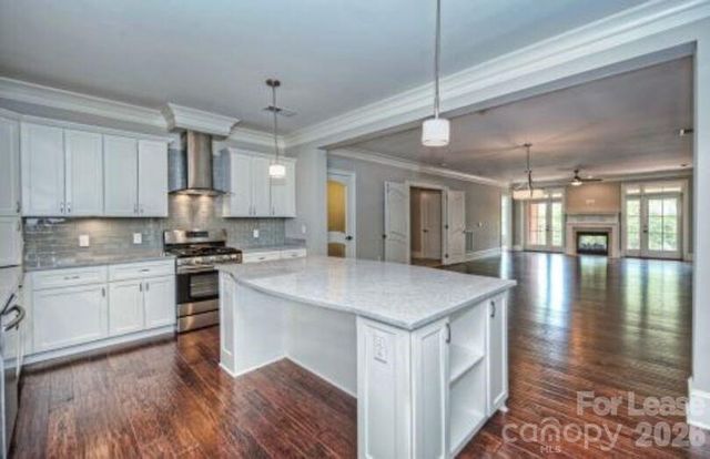 2100 Queens Road W Southern Living, Charlotte, NC 28207