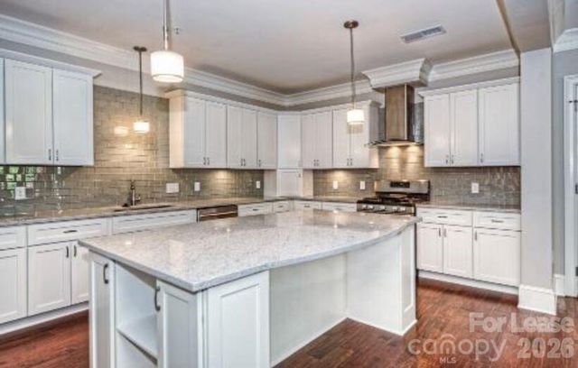 2100 Queens Road W Southern Living, Charlotte, NC 28207
