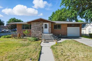 303 W Pine Ave, Meridian, ID 83642