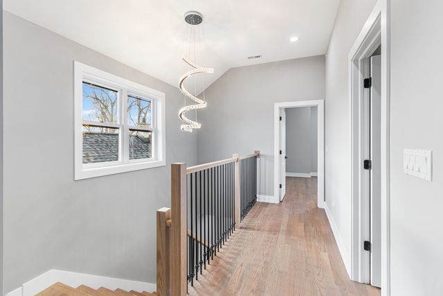 2411 N 77th Avenue, Elmwood Park, IL 60707