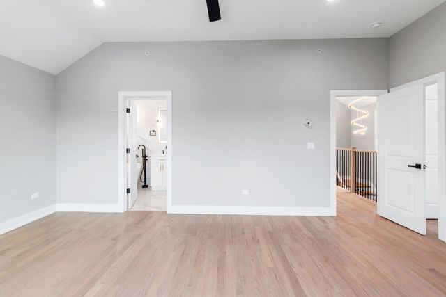 2411 N 77th Avenue, Elmwood Park, IL 60707