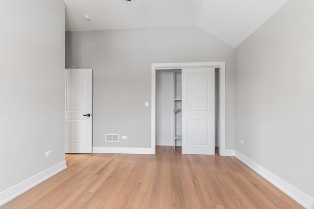 2411 N 77th Avenue, Elmwood Park, IL 60707