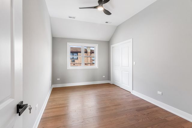 2411 N 77th Avenue, Elmwood Park, IL 60707