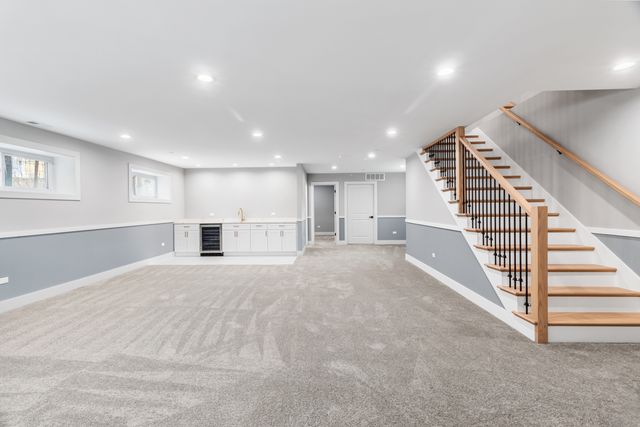 2411 N 77th Avenue, Elmwood Park, IL 60707