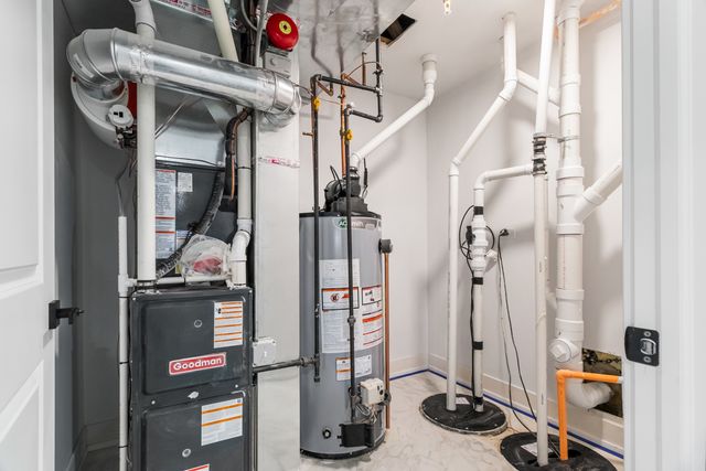 2411 N 77th Avenue, Elmwood Park, IL 60707