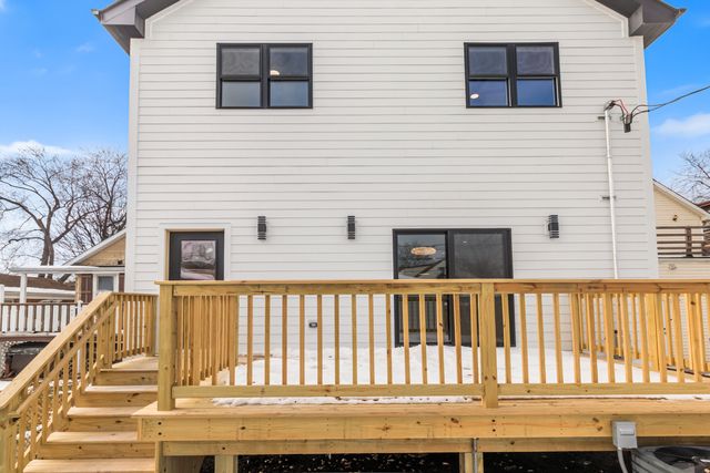 2411 N 77th Avenue, Elmwood Park, IL 60707