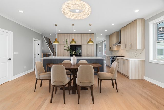 2411 N 77th Avenue, Elmwood Park, IL 60707