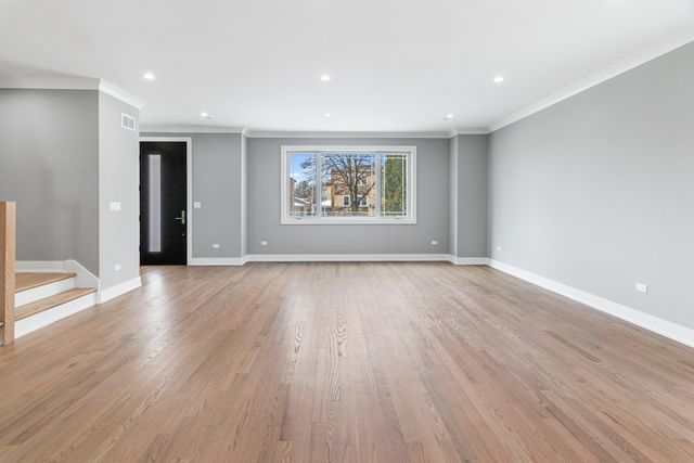 2411 N 77th Avenue, Elmwood Park, IL 60707