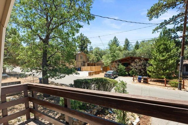 819 Holmes Lane, Sugarloaf, CA 92386