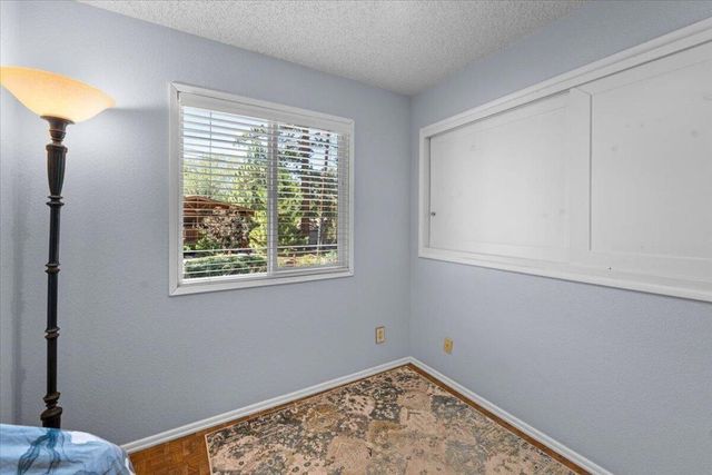 819 Holmes Lane, Sugarloaf, CA 92386