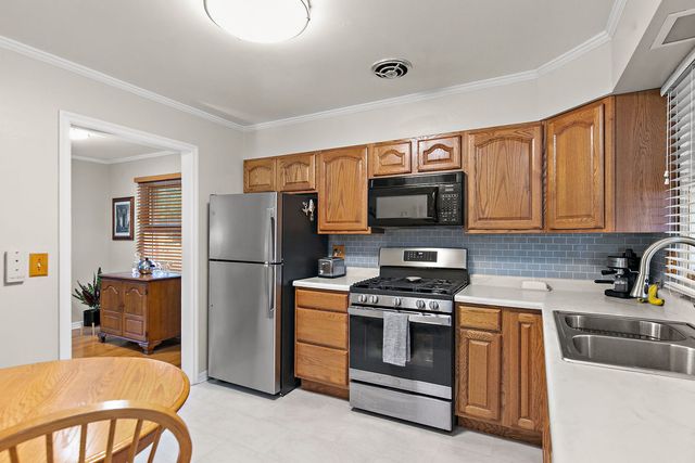 846 Sioux Drive, Elgin, IL 60120