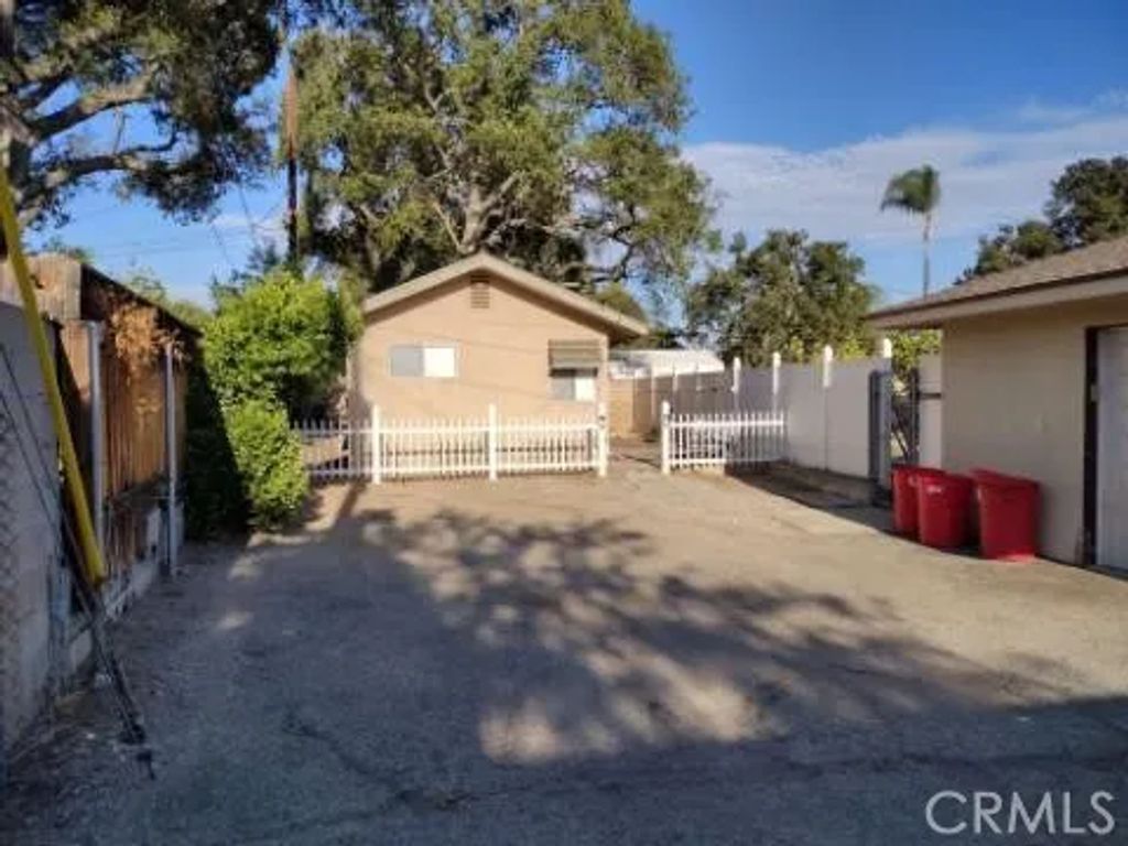 947 E Cypress Avenue, Glendora, CA 91741
