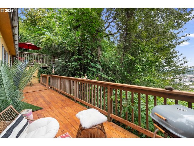839 Sw BROADWAY Dr 78, Portland, OR 97201