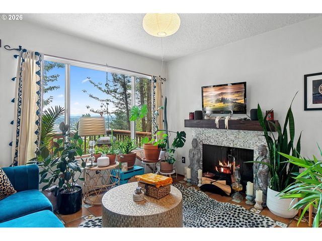 839 Sw BROADWAY Dr 78, Portland, OR 97201