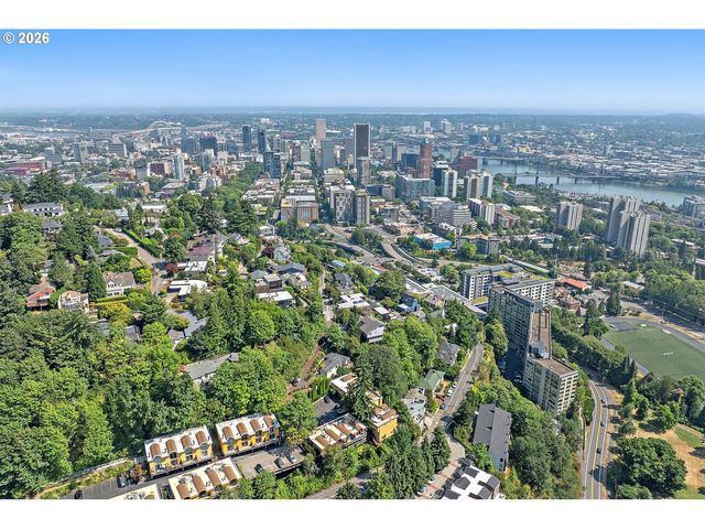 839 Sw BROADWAY Dr 78, Portland, OR 97201