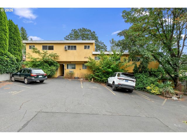 839 Sw BROADWAY Dr 78, Portland, OR 97201