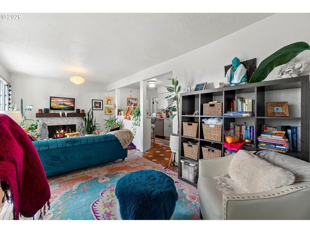 839 Sw BROADWAY Dr 78, Portland, OR 97201