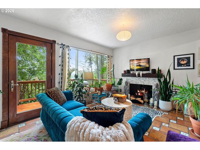 839 Sw BROADWAY Dr 78, Portland, OR 97201