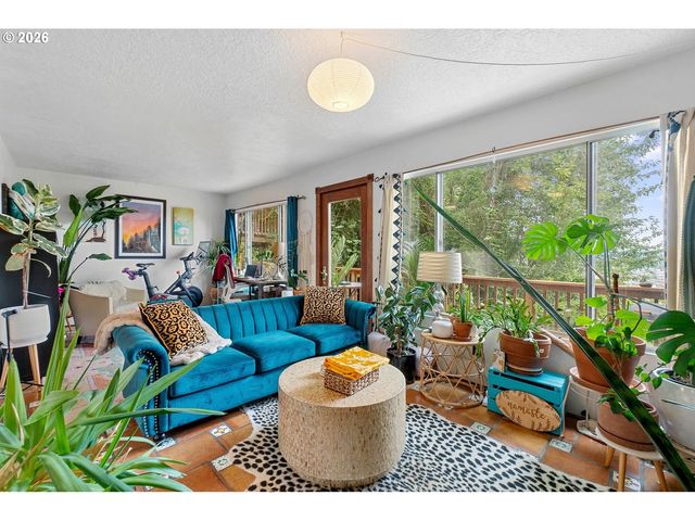 839 Sw BROADWAY Dr 78, Portland, OR 97201