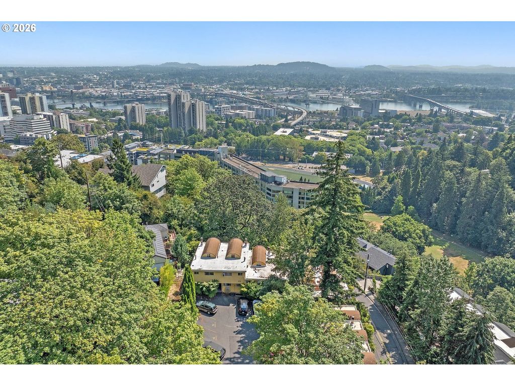 839 Sw BROADWAY Dr 78, Portland, OR 97201