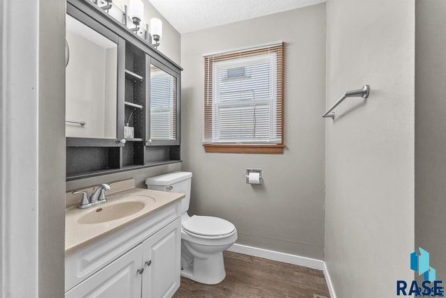 1012 W 8th St St E Street E, Sioux Falls, SD 57104