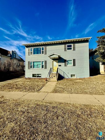 1012 W 8th St St E Street E, Sioux Falls, SD 57104
