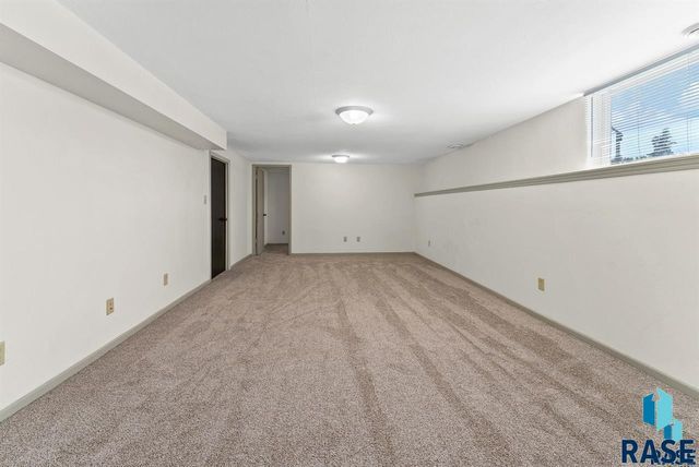 1012 W 8th St St E Street E, Sioux Falls, SD 57104