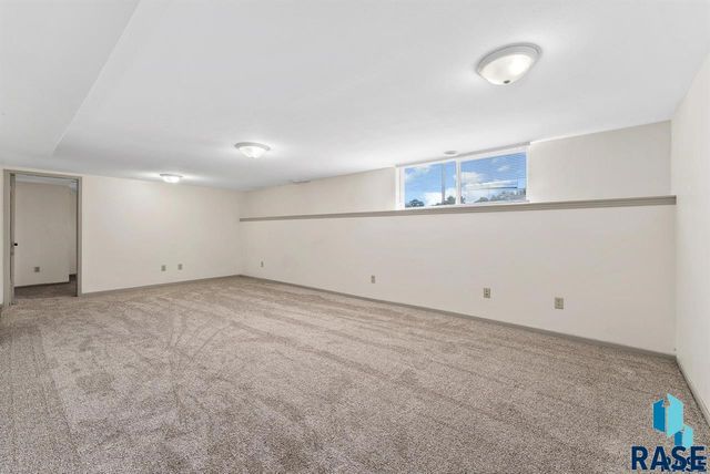 1012 W 8th St St E Street E, Sioux Falls, SD 57104