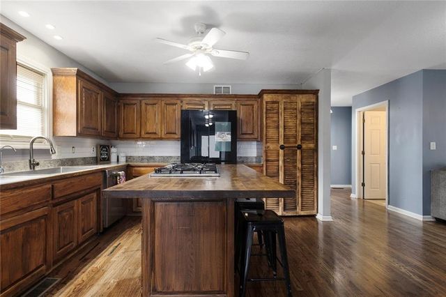 516 Park Street, Linwood, KS 66052