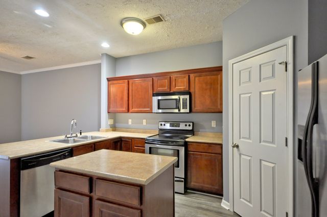 70 JOHN SEVIER AVE, Clarksville, TN 37040
