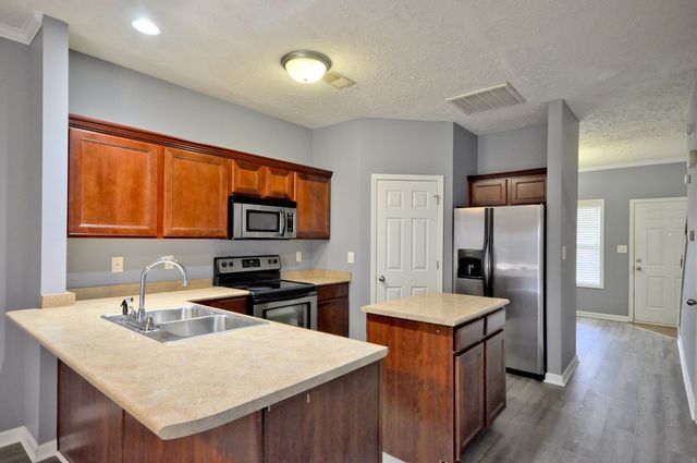 70 JOHN SEVIER AVE, Clarksville, TN 37040
