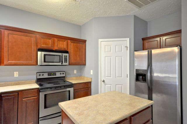 70 JOHN SEVIER AVE, Clarksville, TN 37040