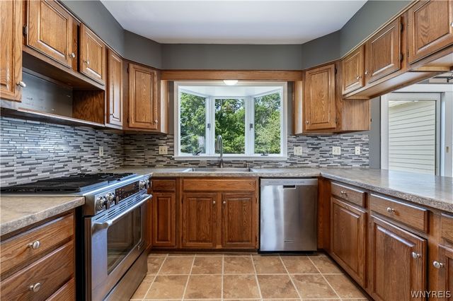 3464 East River Road, Grand Island, NY 14072