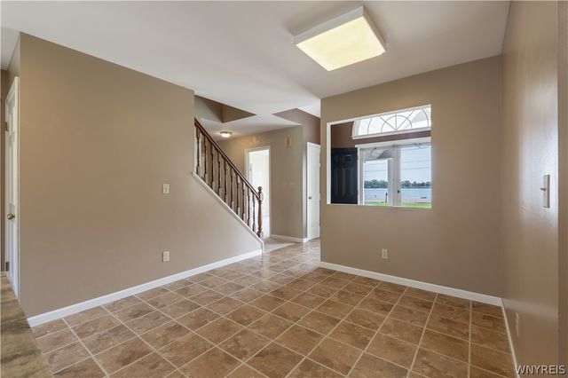 3464 East River Road, Grand Island, NY 14072