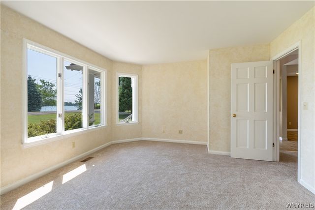 3464 East River Road, Grand Island, NY 14072