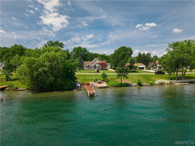 3464 East River Road, Grand Island, NY 14072