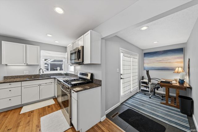 1005 White Oak Drive, South Bend, IN 46617