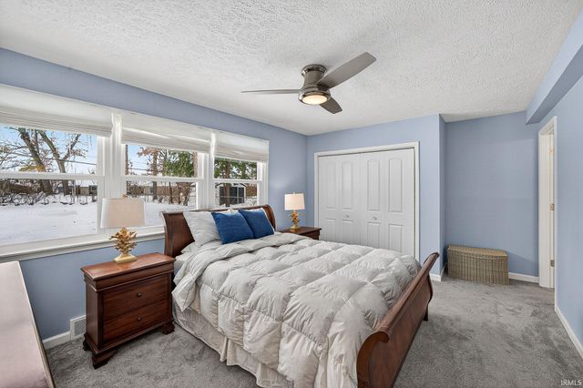 1005 White Oak Drive, South Bend, IN 46617