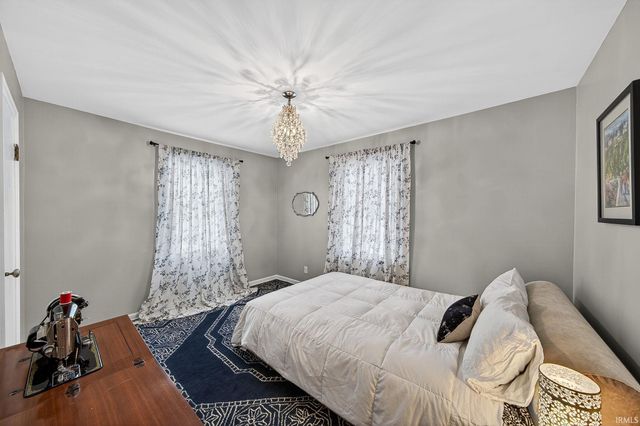 1005 White Oak Drive, South Bend, IN 46617