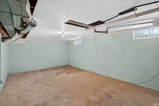 1005 White Oak Drive, South Bend, IN 46617