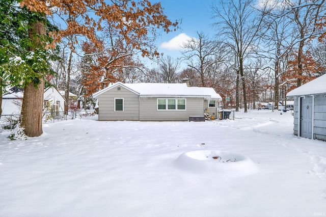 1005 White Oak Drive, South Bend, IN 46617