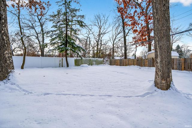 1005 White Oak Drive, South Bend, IN 46617