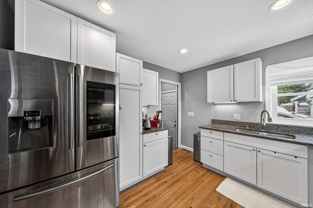 1005 White Oak Drive, South Bend, IN 46617