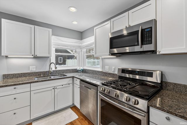 1005 White Oak Drive, South Bend, IN 46617