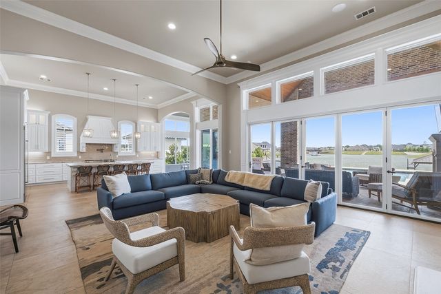6215 Lakeside Drive, Fort Worth, TX 76179
